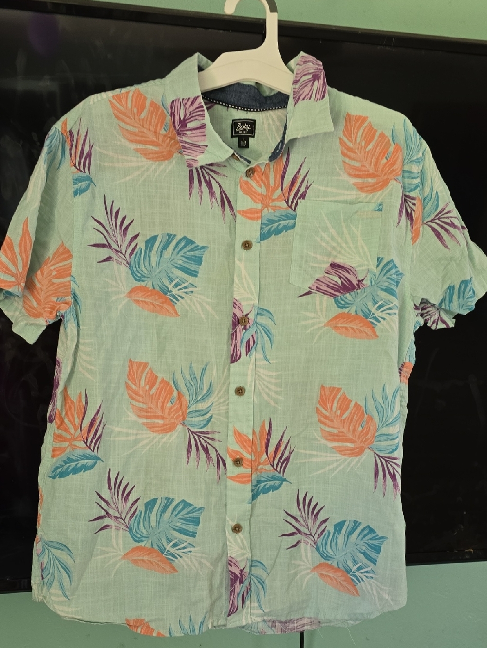 Body Glove Light Green Short-Sleeve Tropical Print Shirt- Light Mint Green Color